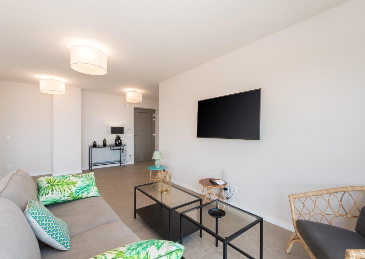 Apartment House 61
