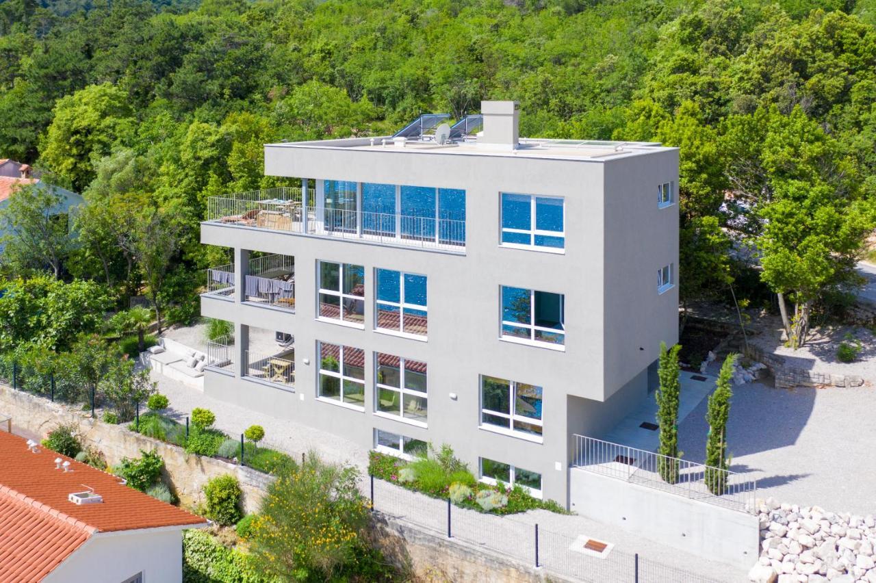 Apartment House 61 *